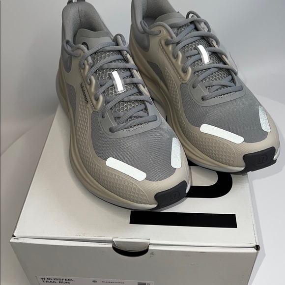 💙NWT LULULEMON WOMENS  BLISSFEEL TRAIL RUN RUNNING SHOE SIZE 8 - Picture 10 of 13